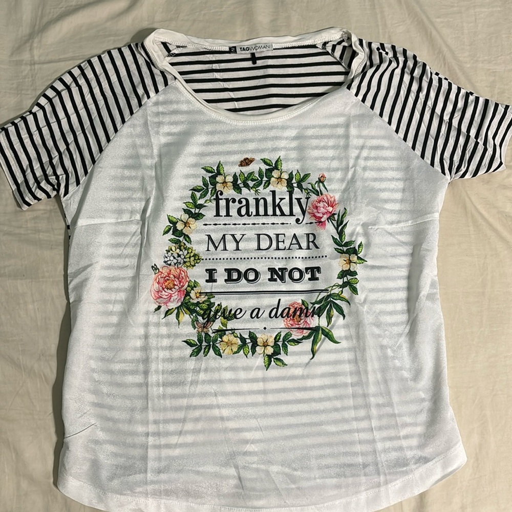 Graphic t-shirt, never worn, perfect condition
